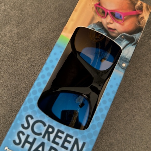 REAL SHADES Screen Shades (Age 7+) - Picture 6 of 6